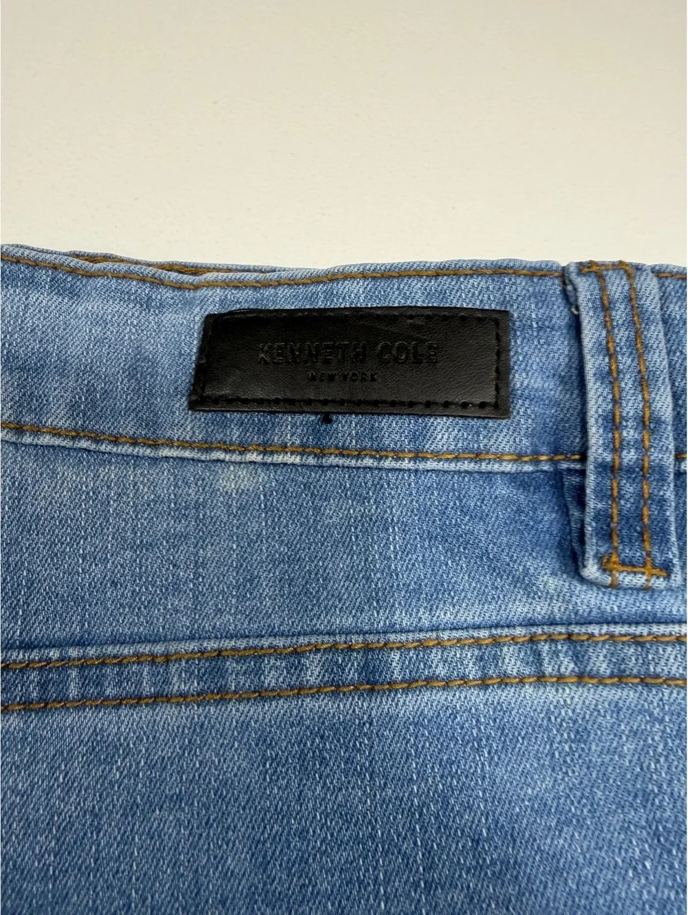 Kenneth Cole New York Athletic Fit Jeans Men’s 38x32 Light Wash Denim